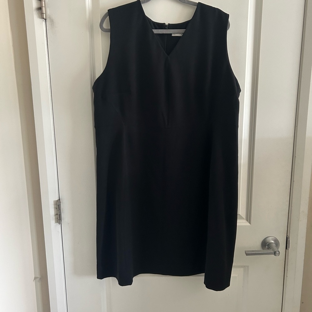 MM Lafleur Black V-Neck Sheath Dress Sleeveless